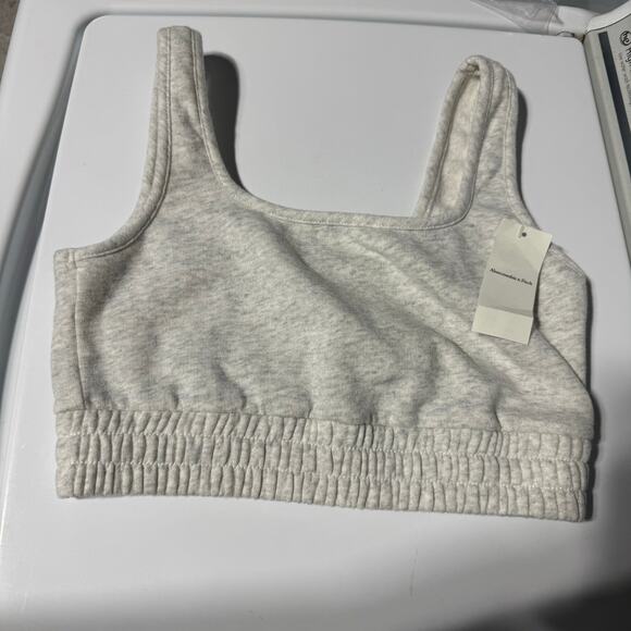 NWT Abercrombie & Fitch Women's Grey Soft Sports Bra Crop Top Size Small - Picture 2 of 5